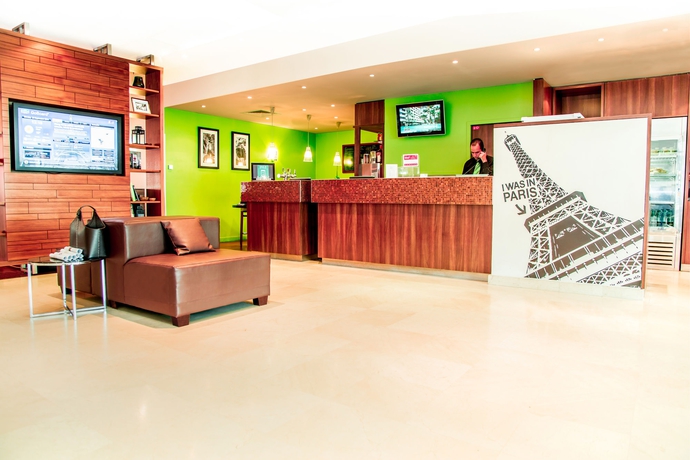Imagen de los interiores del Hotel Courtyard By Marriott Paris Arcueil. Foto 16