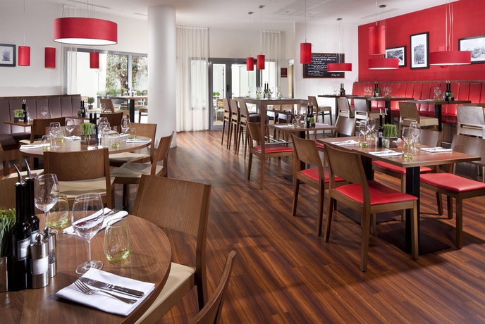 Imagen del bar/restaurante del Hotel Courtyard By Marriott Paris Arcueil. Foto 4