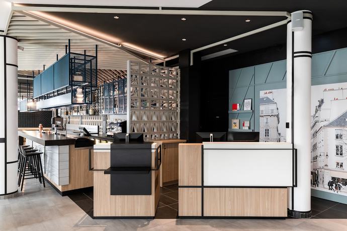 Imagen del bar/restaurante del Hotel Courtyard By Marriott Paris Creteil. Foto 2
