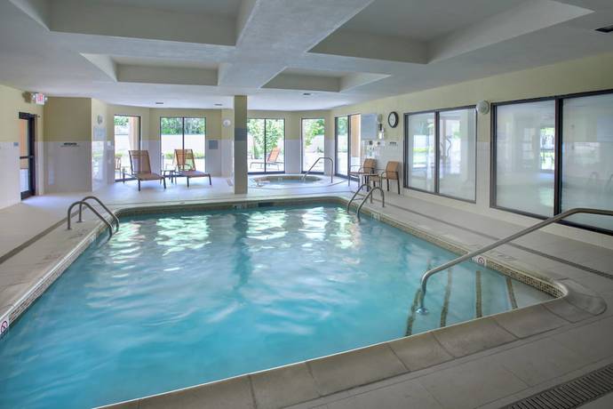 Imagen de la piscina del Hotel Courtyard By Marriott Parsippany. Foto 11