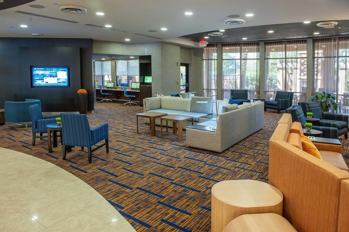 Imagen de los interiores del Hotel Courtyard By Marriott Pensacola Downtown. Foto 16