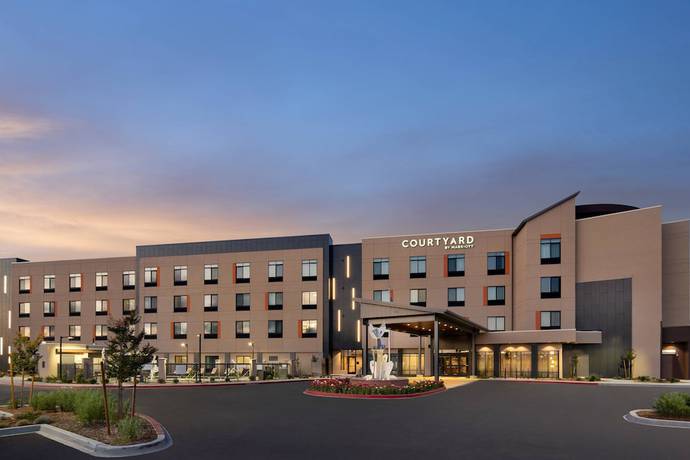 Imagen general del Hotel Courtyard By Marriott Petaluma Sonoma County. Foto 1