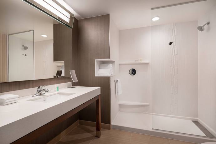 Imagen de la habitación del Hotel Courtyard By Marriott Petaluma Sonoma County. Foto 5