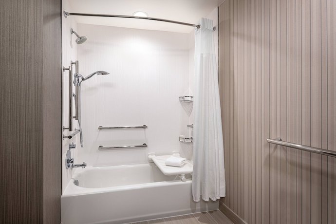 Imagen de la habitación del Hotel Courtyard By Marriott Petaluma Sonoma County. Foto 11