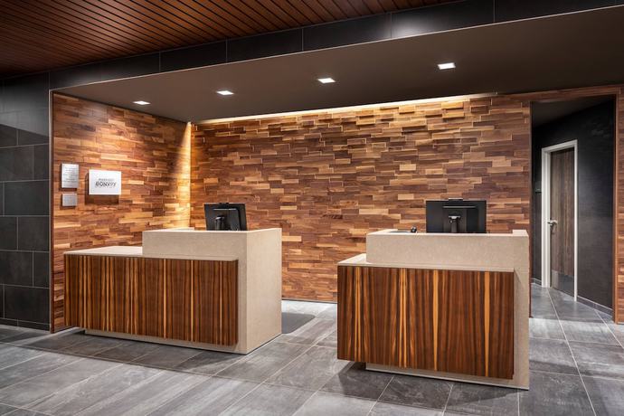 Imagen de los interiores del Hotel Courtyard By Marriott Petaluma Sonoma County. Foto 20