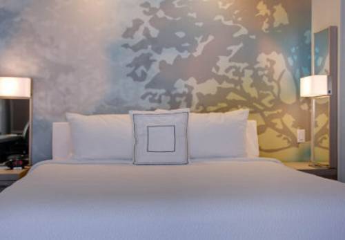 Imagen de la habitación del Hotel Courtyard By Marriott Philadelphia Bensalem. Foto 3