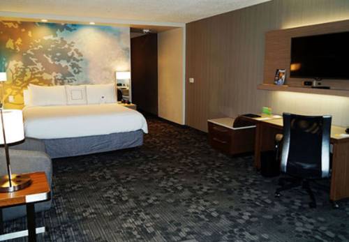 Imagen de la habitación del Hotel Courtyard By Marriott Philadelphia Bensalem. Foto 5