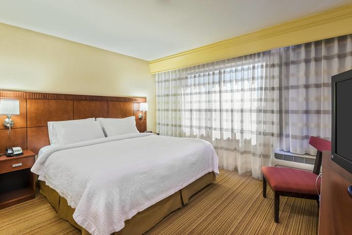 Imagen de la habitación del Hotel Courtyard By Marriott Philadelphia Montgomeryville. Foto 3
