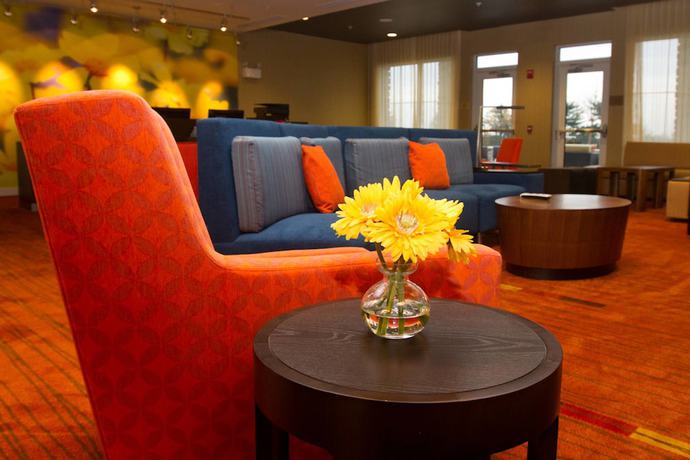 Imagen de los interiores del Hotel Courtyard By Marriott Philadelphia Springfield. Foto 19