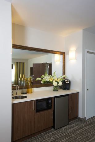 Imagen de la habitación del Hotel Courtyard By Marriott Philadelphia Springfield. Foto 14