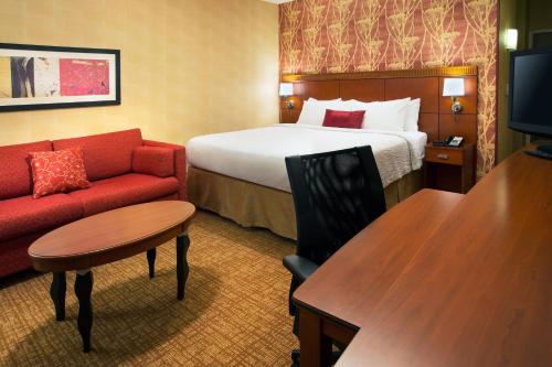 Imagen de la habitación del Hotel Courtyard By Marriott Phoenix Airport. Foto 15