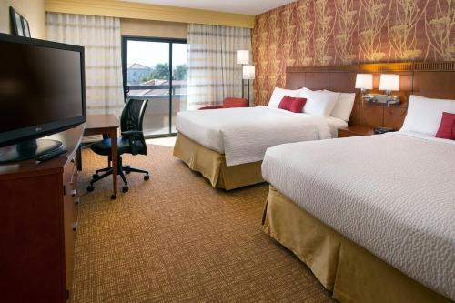 Imagen de la habitación del Hotel Courtyard By Marriott Phoenix Airport. Foto 16