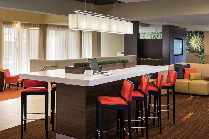 Imagen de los interiores del Hotel Courtyard By Marriott Phoenix Mesa. Foto 17