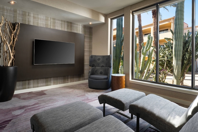 Imagen de los interiores del Hotel Courtyard By Marriott Phoenix Mesa. Foto 18