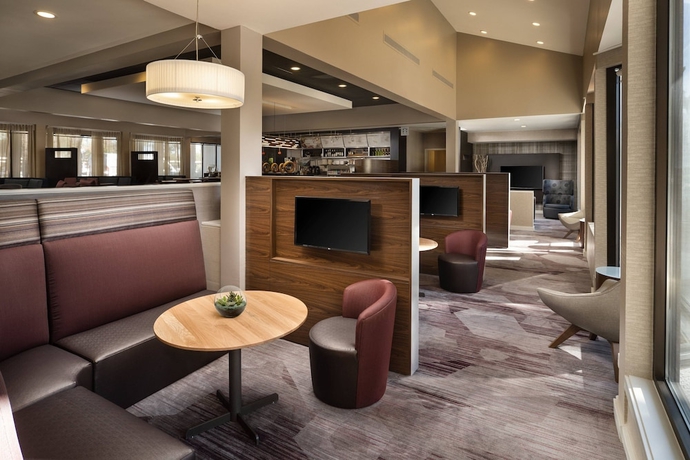 Imagen de los interiores del Hotel Courtyard By Marriott Phoenix Mesa. Foto 19