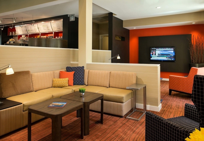 Imagen del bar/restaurante del Hotel Courtyard By Marriott Phoenix Mesa. Foto 1