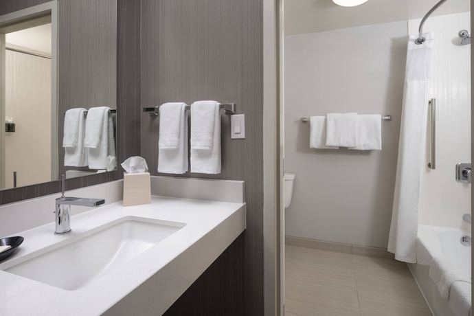 Imagen de la habitación del Hotel Courtyard By Marriott Phoenix Mesa. Foto 16