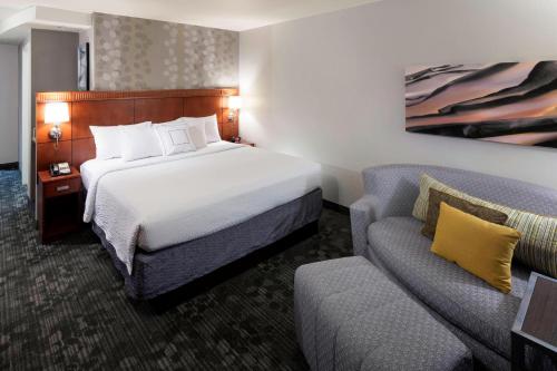 Imagen de la habitación del Hotel Courtyard By Marriott Phoenix West/avondale. Foto 9
