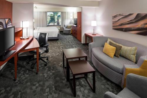 Imagen de la habitación del Hotel Courtyard By Marriott Phoenix West/avondale. Foto 15