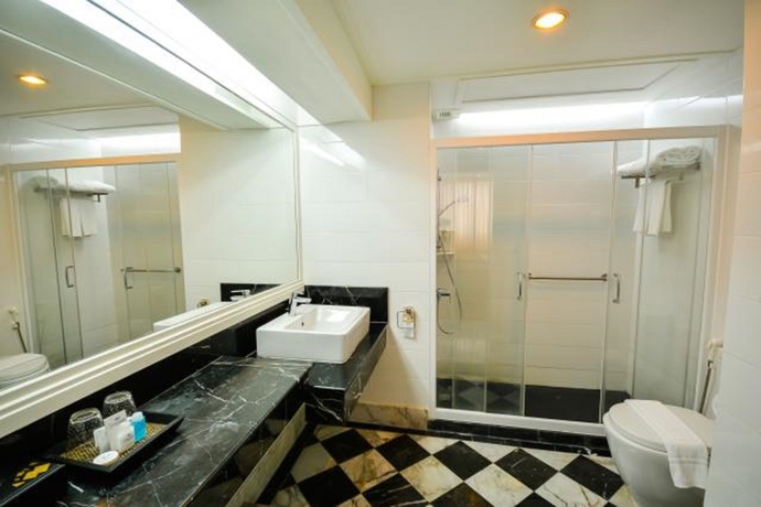 Imagen de la habitación del Hotel Courtyard By Marriott Phuket Town. Foto 9