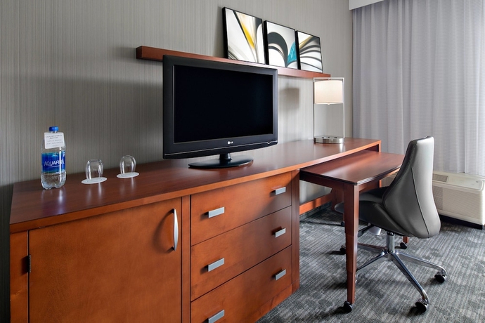 Imagen de la habitación del Hotel Courtyard By Marriott Pittsburgh Airport. Foto 9