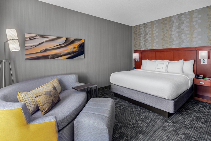Imagen de la habitación del Hotel Courtyard By Marriott Pittsburgh Airport. Foto 12