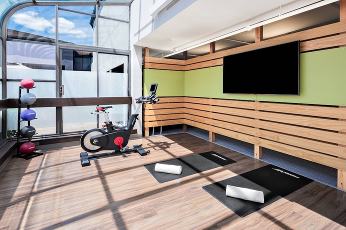 Imagen de los interiores del Hotel Courtyard By Marriott Pittsburgh Airport. Foto 19