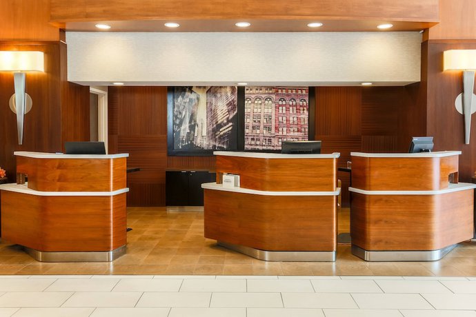 Imagen de los interiores del Hotel Courtyard By Marriott Pittsburgh Downtown. Foto 17