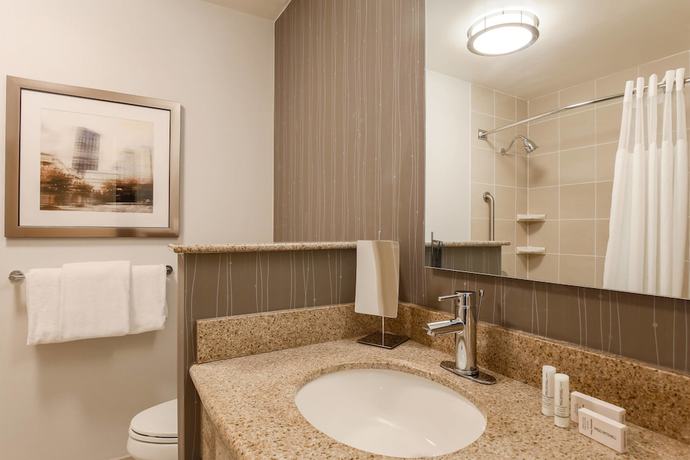 Imagen de la habitación del Hotel Courtyard By Marriott Pittsburgh Downtown. Foto 14