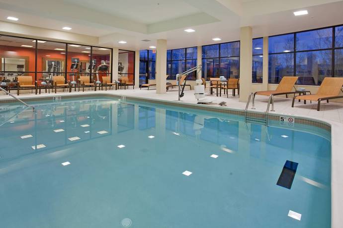 Imagen de la piscina del Hotel Courtyard By Marriott Pittsburgh North/cranberry Woods. Foto 15