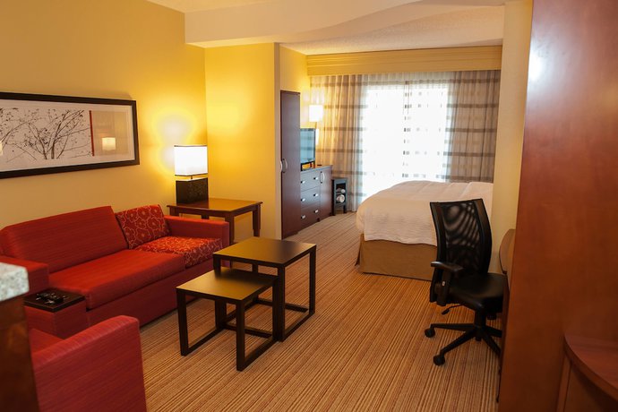 Imagen de la habitación del Hotel Courtyard By Marriott Pittsburgh North/cranberry Woods. Foto 5