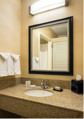 Imagen de la habitación del Hotel Courtyard By Marriott Pleasanton. Foto 5