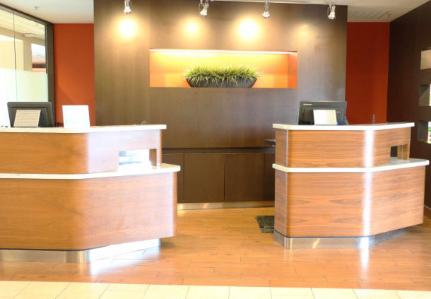 Imagen de los interiores del Hotel Courtyard By Marriott Portland Airport, Portland. Foto 7