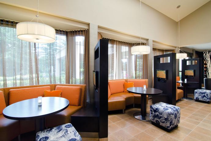 Imagen del bar/restaurante del Hotel Courtyard By Marriott Portland Beaverton. Foto 4