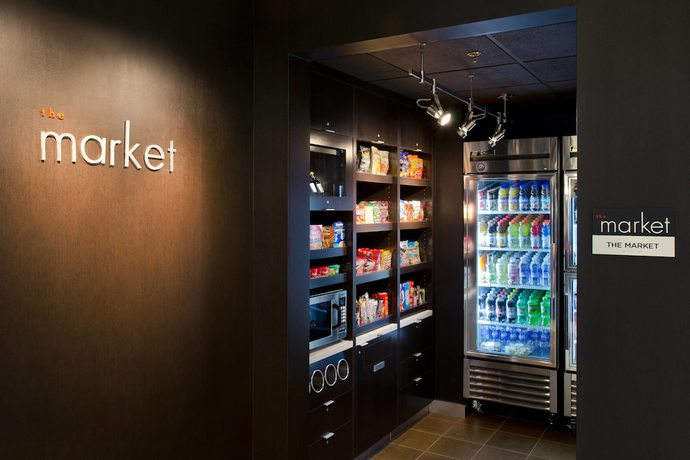 Imagen de los interiores del Hotel Courtyard By Marriott Portland Beaverton. Foto 17