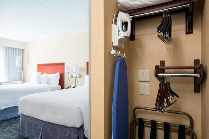 Imagen de la habitación del Hotel Courtyard By Marriott Portland Beaverton. Foto 11