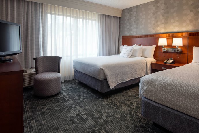 Imagen de la habitación del Hotel Courtyard By Marriott Portland Beaverton. Foto 16