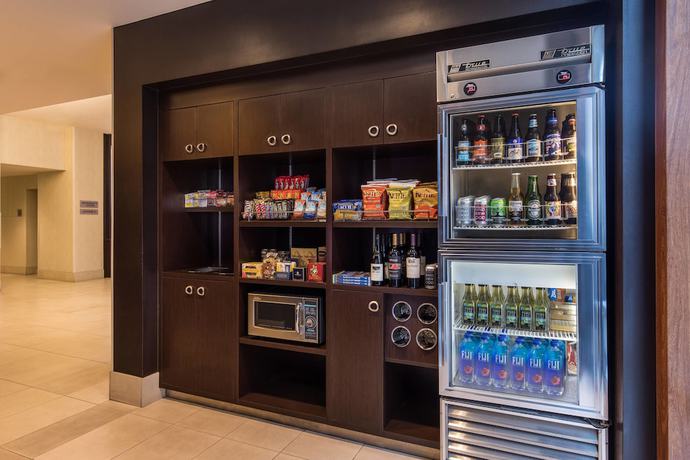 Imagen de los interiores del Hotel Courtyard By Marriott Portland City Center. Foto 11