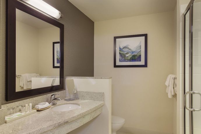 Imagen de la habitación del Hotel Courtyard By Marriott Portland City Center. Foto 7