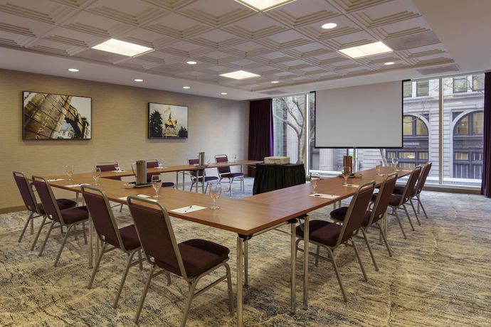 Imagen de los interiores del Hotel Courtyard By Marriott Portland City Center. Foto 15