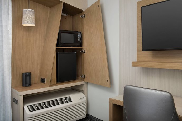 Imagen de la habitación del Hotel Courtyard By Marriott Portland East. Foto 6