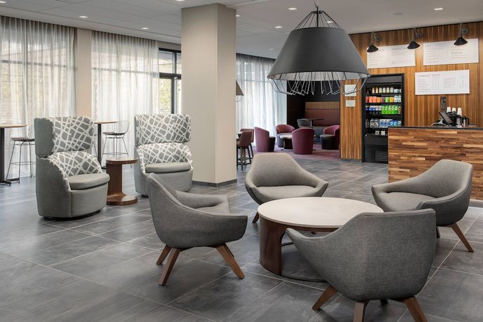 Imagen de los interiores del Hotel Courtyard By Marriott Portland East. Foto 18