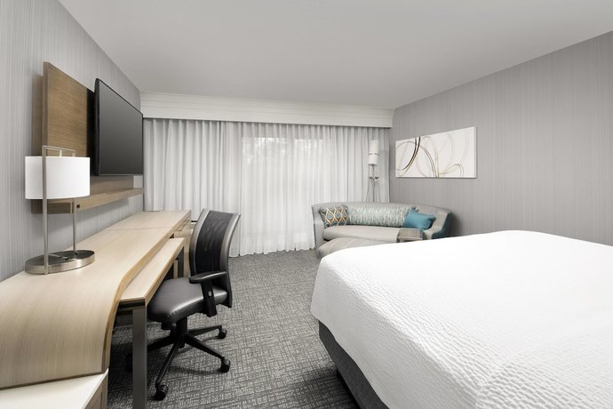 Imagen de la habitación del Hotel Courtyard By Marriott Portland Hillsboro. Foto 2