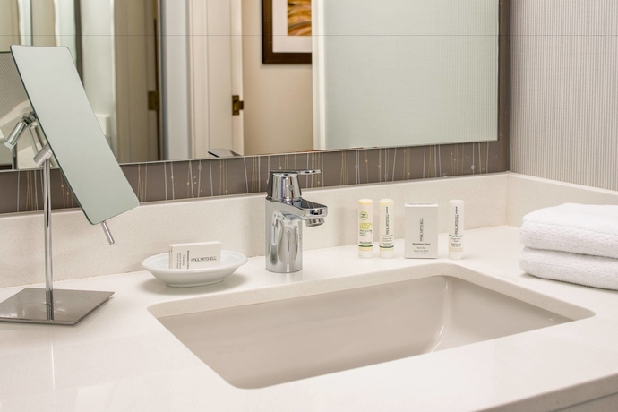 Imagen de la habitación del Hotel Courtyard By Marriott Portland North. Foto 16