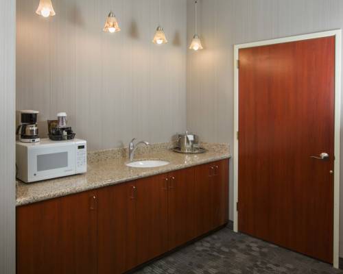 Imagen de la habitación del Hotel Courtyard By Marriott Portland Tigard. Foto 4
