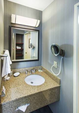 Imagen de la habitación del Hotel Courtyard By Marriott Portland Tigard. Foto 8