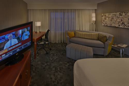 Imagen de la habitación del Hotel Courtyard By Marriott Providence Warwick. Foto 1