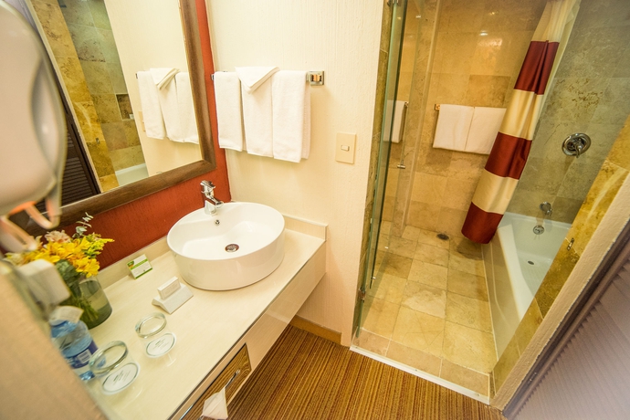 Imagen de la habitación del Hotel Courtyard By Marriott Puebla Las Animas. Foto 8