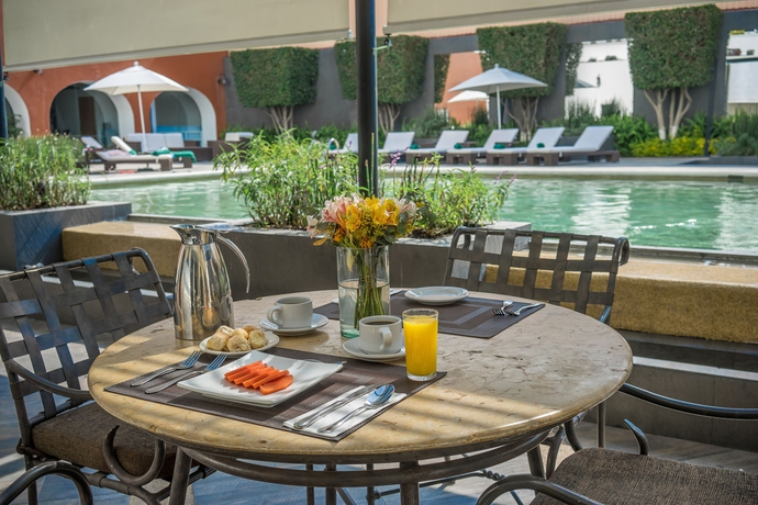 Imagen del bar/restaurante del Hotel Courtyard By Marriott Puebla Las Animas. Foto 5