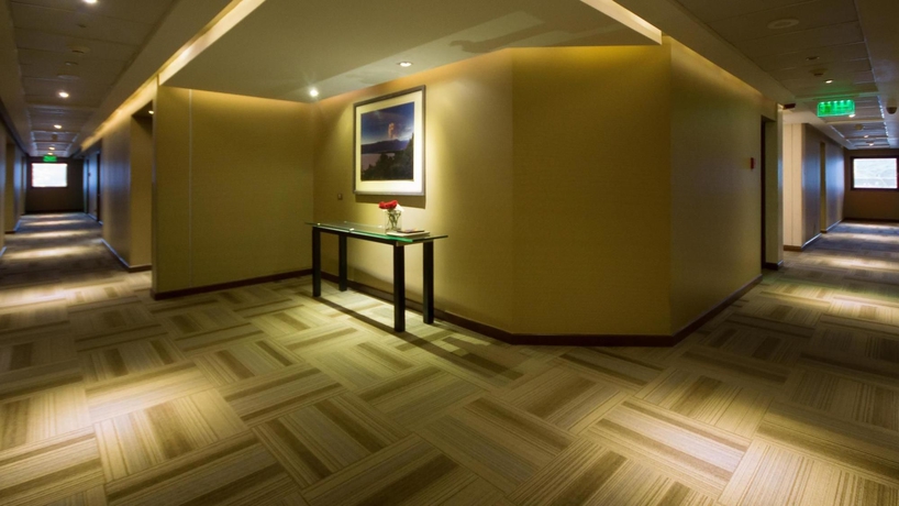 Imagen de los interiores del Hotel Courtyard By Marriott Puerto Montt. Foto 15